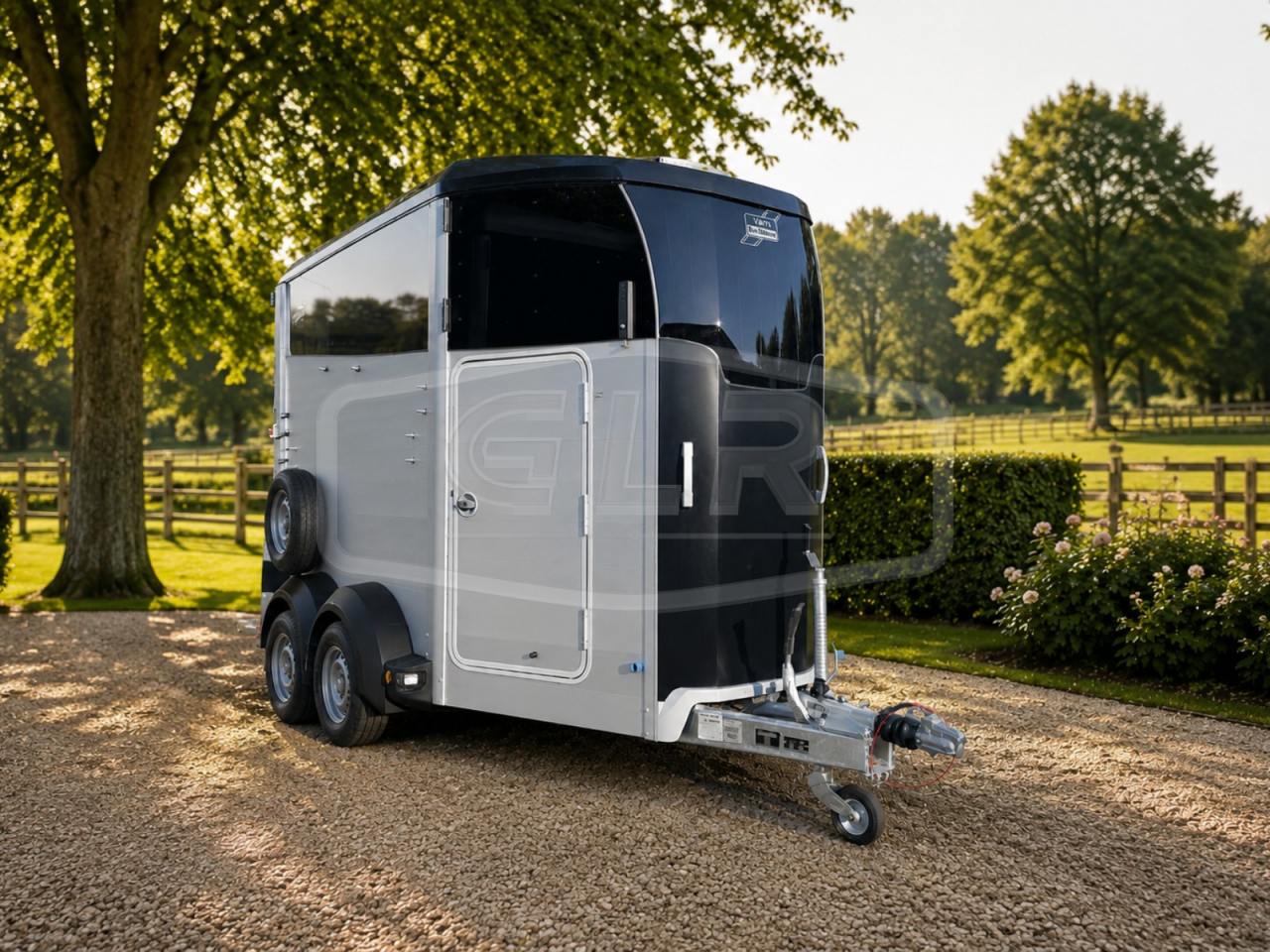 VAN IFOR WILLIAMS NEUF &ndash; HBX 506 CASIER SELLERIE &ndash; 2 PLACES