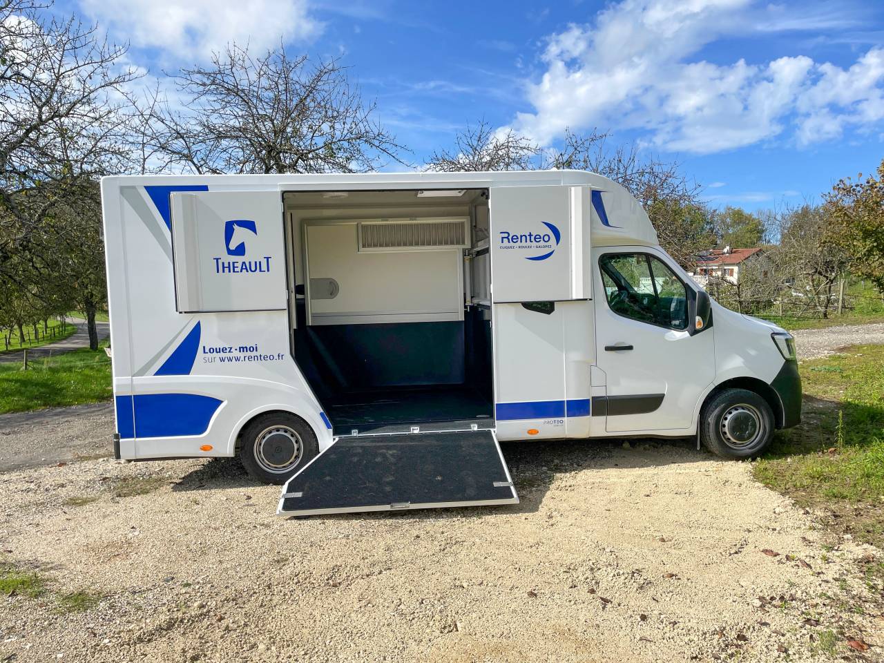 Location camion pour chevaux secteur Vinay