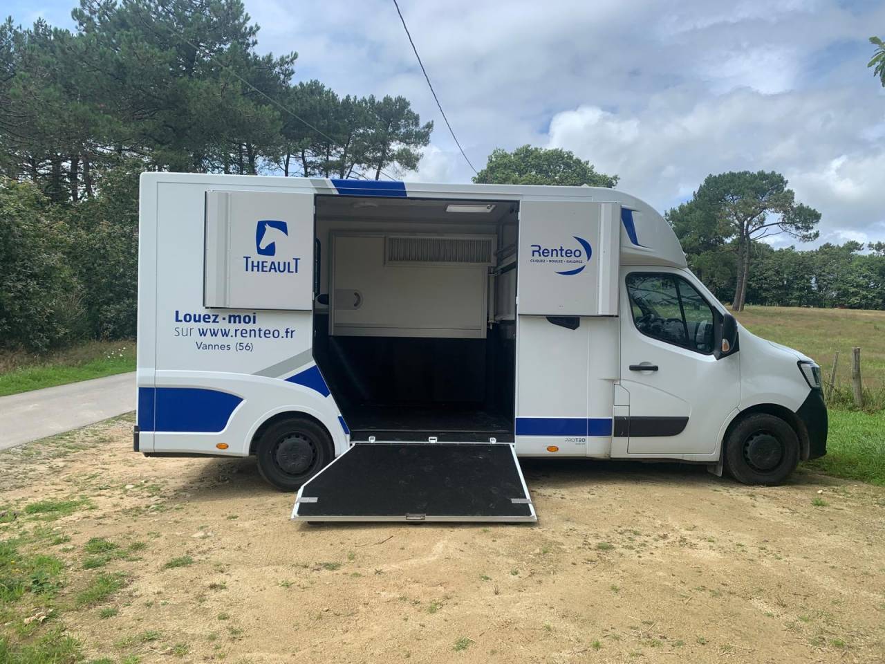 Location camion pour chevaux secteur VANNES