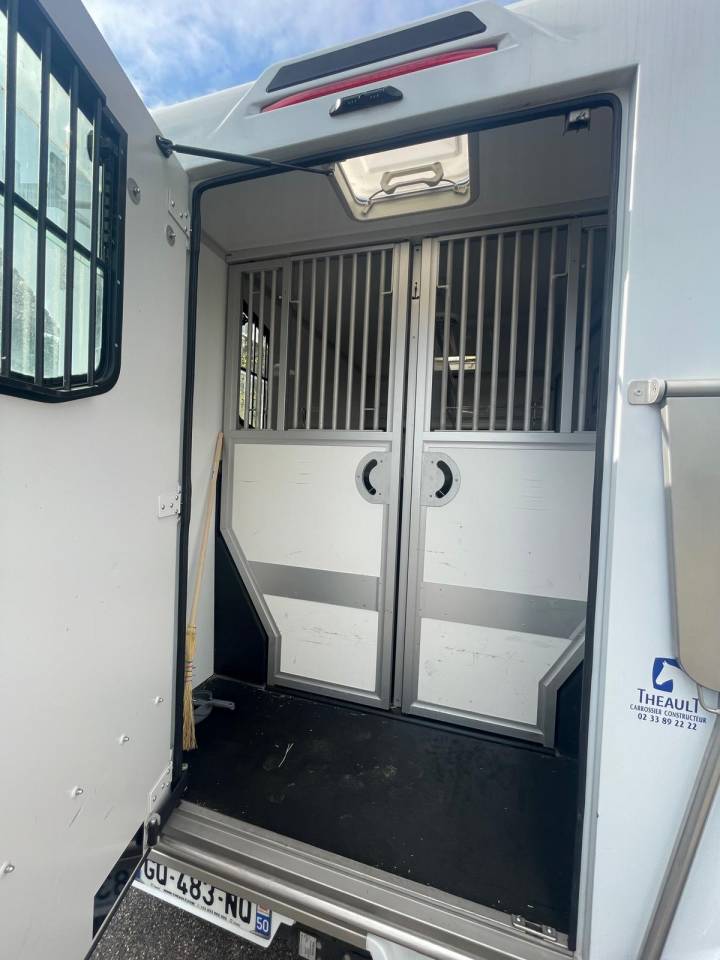 Location camion pour chevaux secteur LAUTERBOURG 