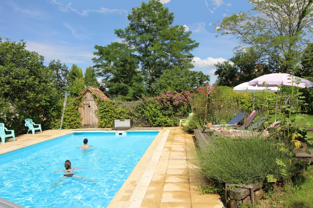 maison de vacances 4*,piscine , pr&eacute;s abris et carri&egrave;re 