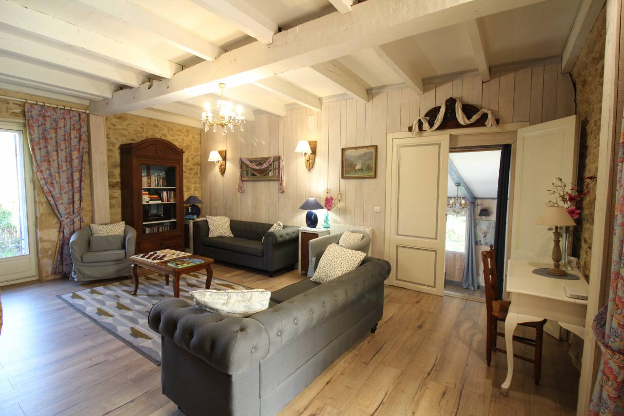 maison de vacances 4*,piscine , pr&eacute;s abris et carri&egrave;re 