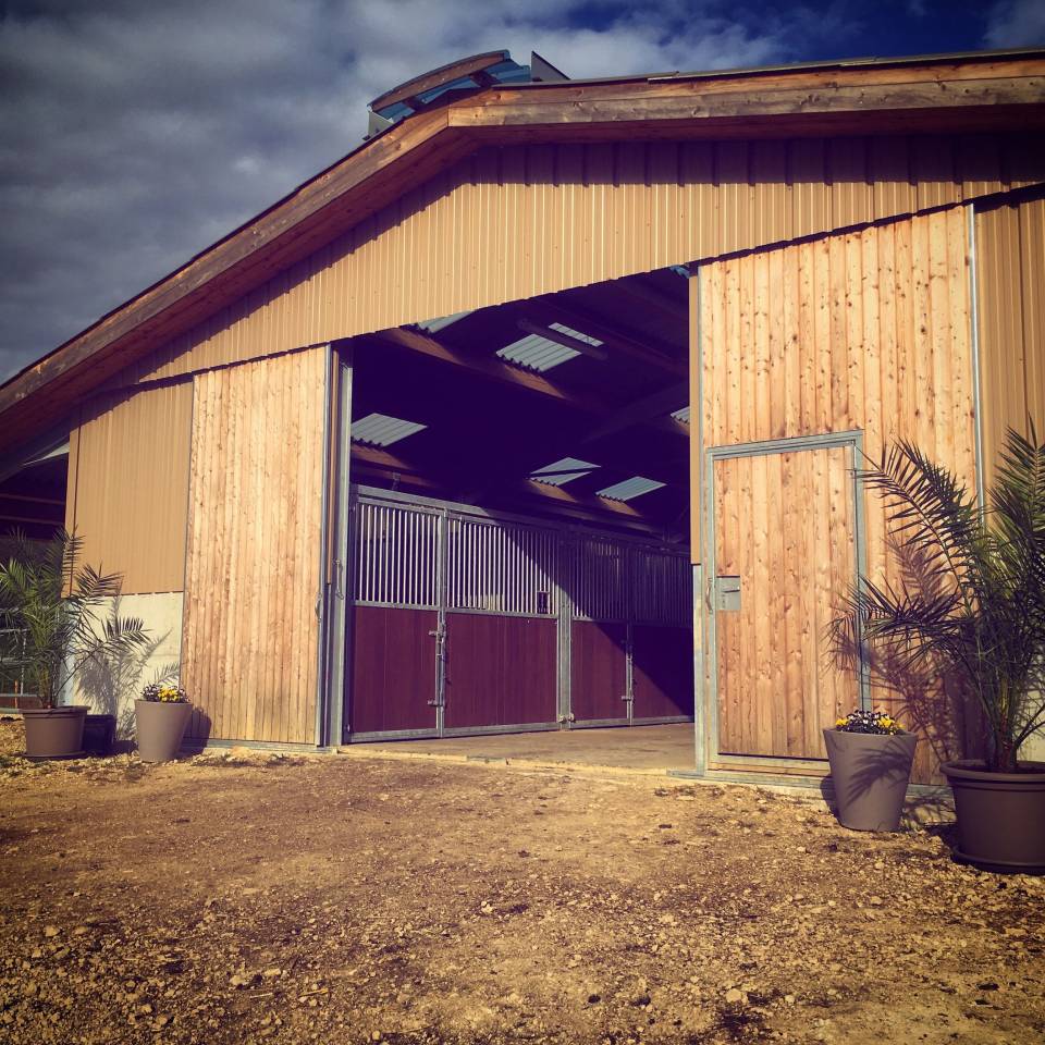 Pension chevaux - Ecurie Enon (39)