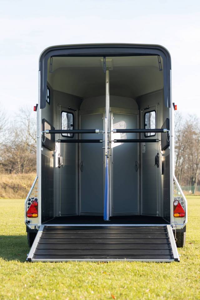 VAN CHEVAL LIBERTE NEUF – TOURING JUMPING LUXE GRANDE SELLERIE –2 PL