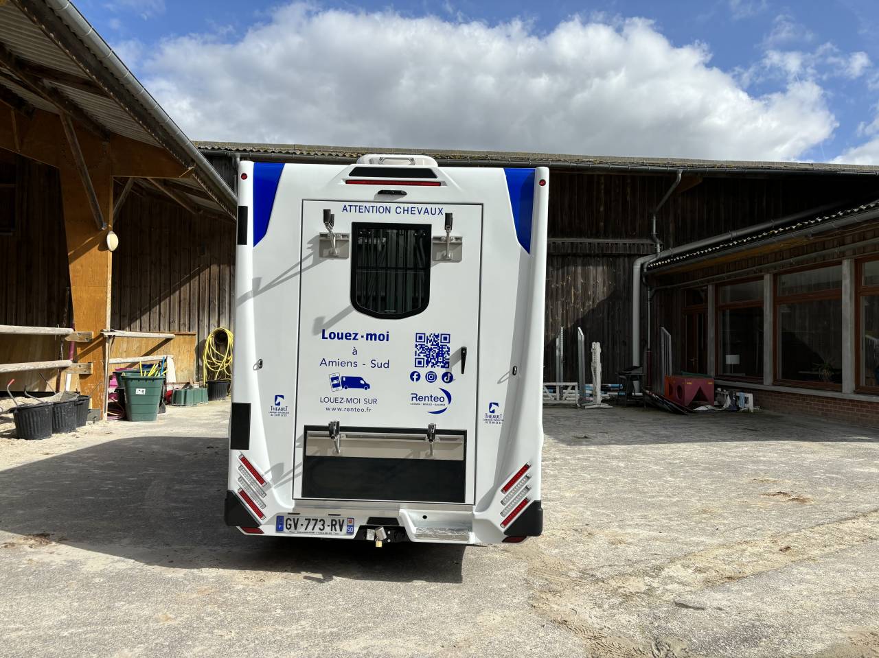 Location camion pour chevaux AMIENS