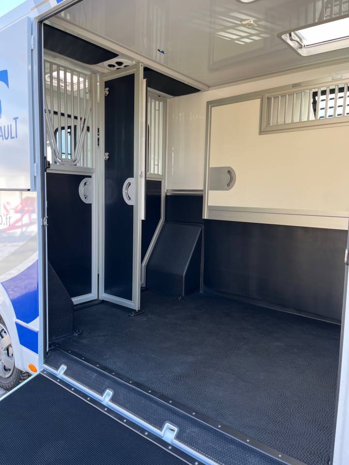 Location camion pour chevaux DOUVAINE