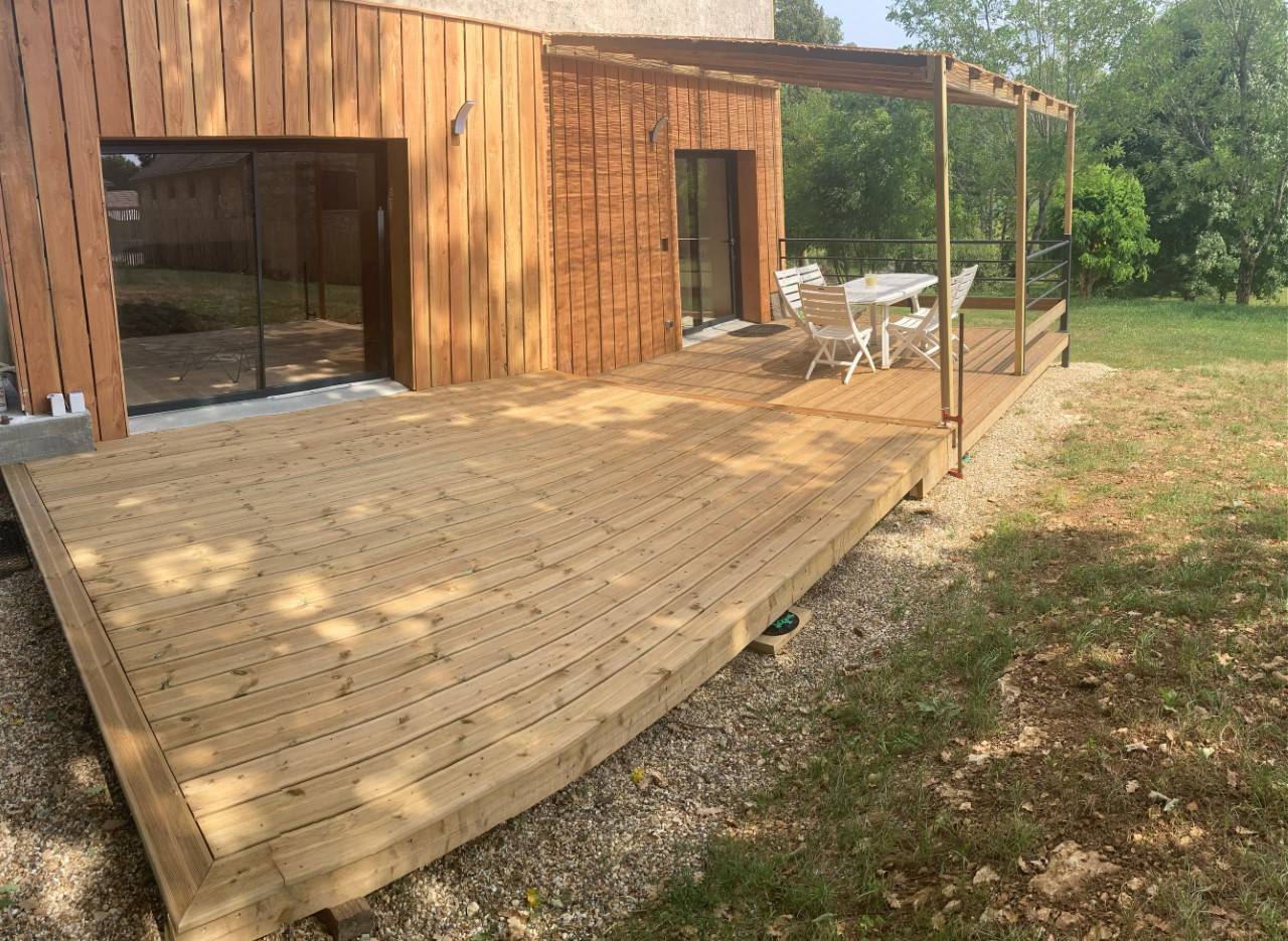 GITE EQUESTRE EN PERIGORD AVEC CLIM ET PISCINE