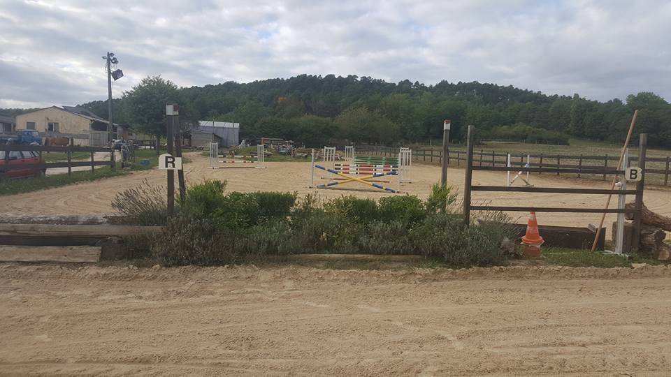 91/ Pension Paddock box, 100% pr&eacute; proche Milly la for&ecirc;t
