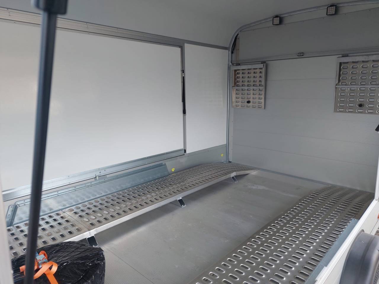 PORTE VOITURE FERME  - DEBON - ROADSTER 1000