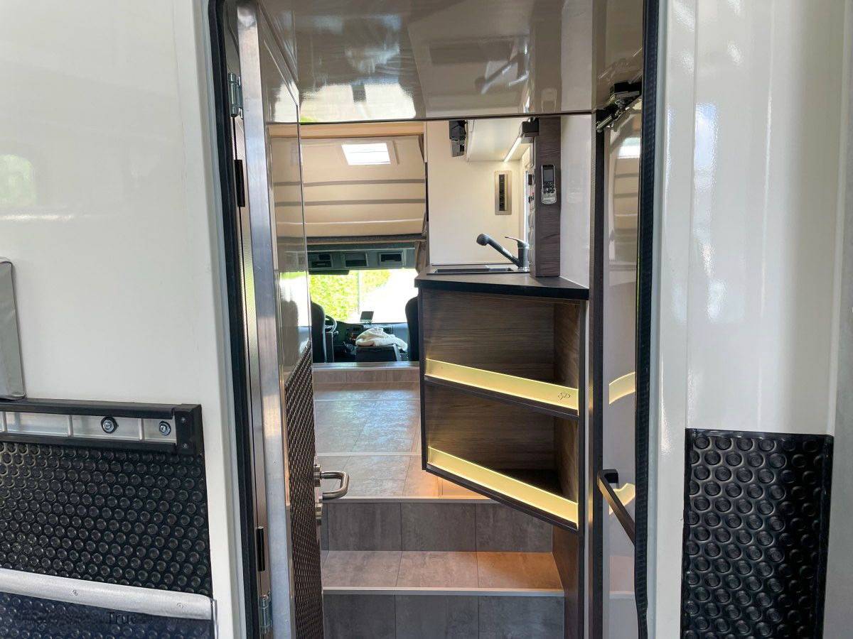 MERCEDES-BENZ ATEGO 1527 POP OUT