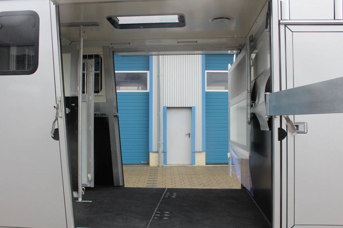 REMORQUE ANKA 2 CHEVAUX STALLION DOUBLE PONT & SELLERIE