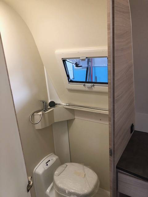 caravanes aménagées Sporting 2 et 4... .