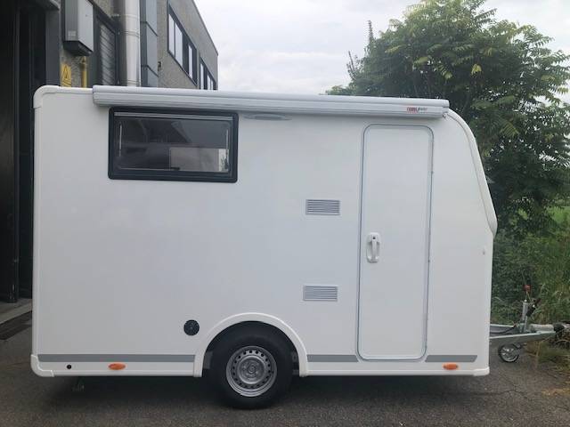 caravanes aménagées Sporting 2 et 4... .