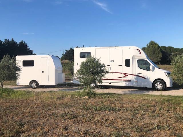 caravanes aménagées Sporting 2 et 4... .