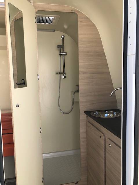 caravanes aménagées Sporting 2 et 4... .