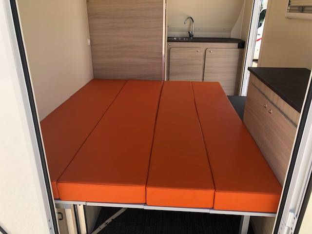 caravanes aménagées Sporting 2 et 4... .