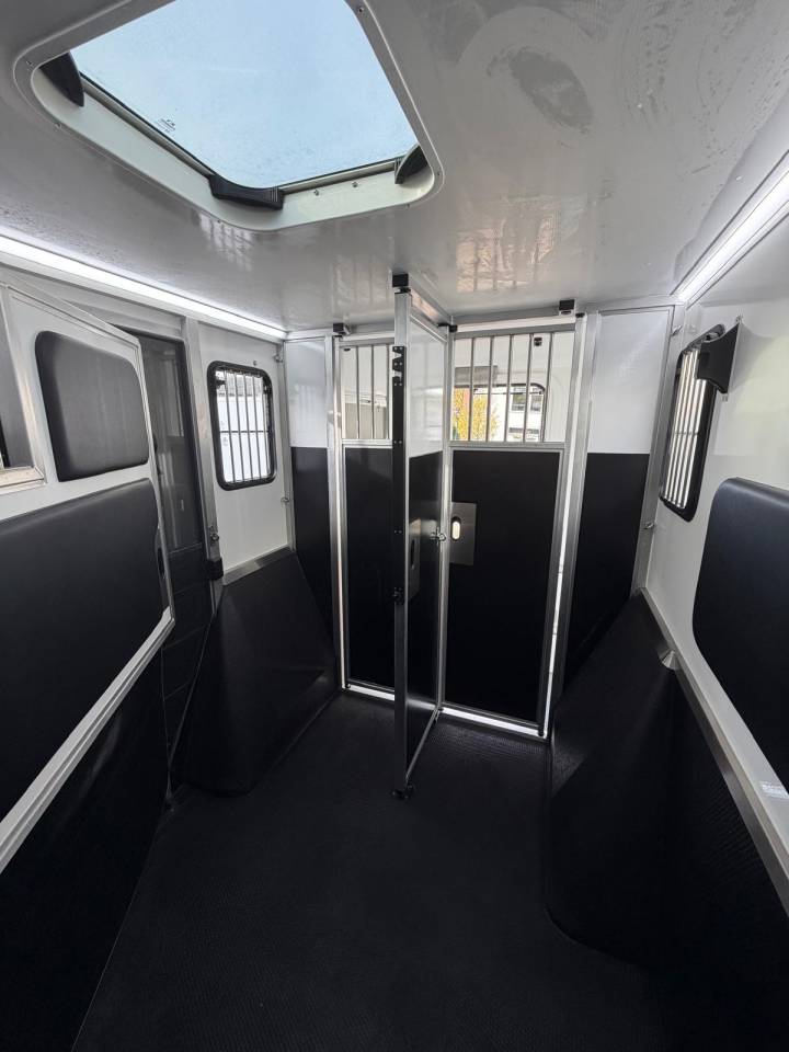 RENAULT MASTER 165CV – 5places – KRISMAR STALLE – OCCASION