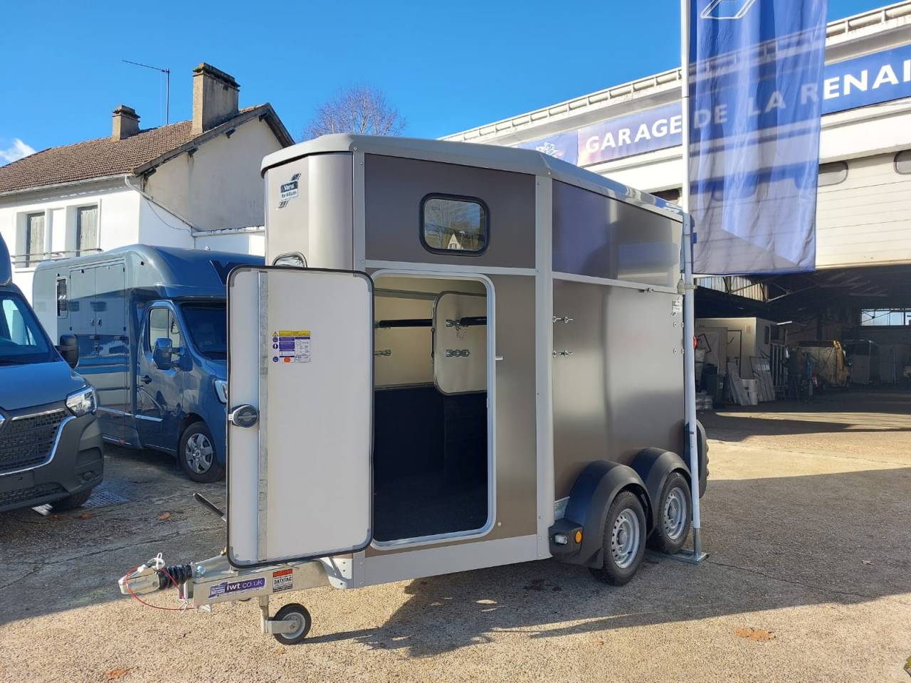 VAN IFOR WILLIAMS NEUF  – HB 506 PONT PORTE ARRIERE   – 2 PLACES