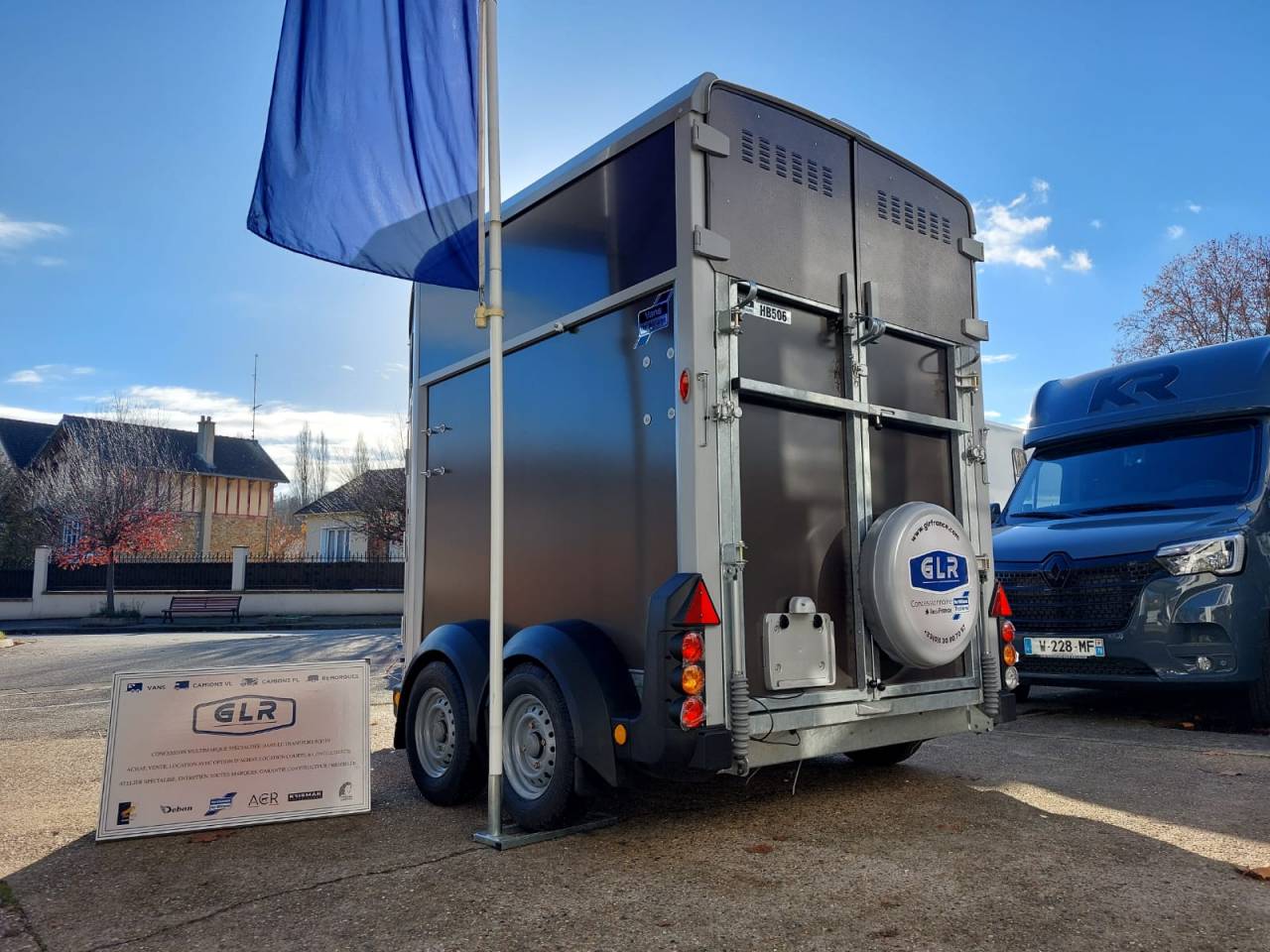 VAN IFOR WILLIAMS NEUF  – HB 506 PONT PORTE ARRIERE   – 2 PLACES