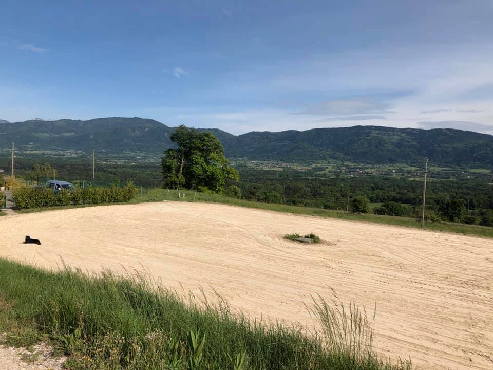 Place libre, Ecurie de la Colline