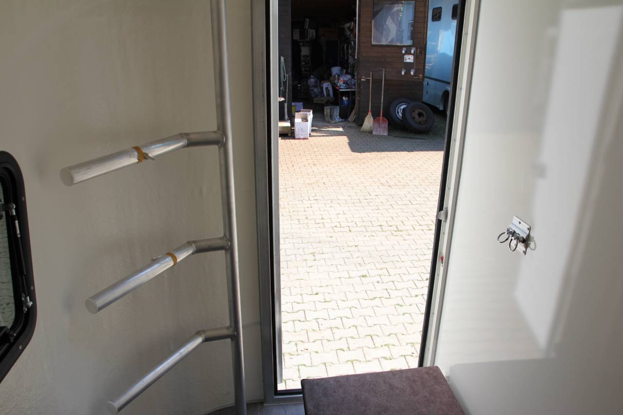 REMORQUE ANKA 2 CHEVAUX & SELLERIE