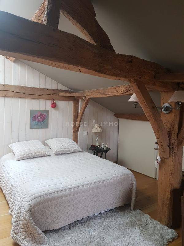 Belle propri&eacute;t&eacute; &eacute;questre avec deux maisons et 9 hectares en V