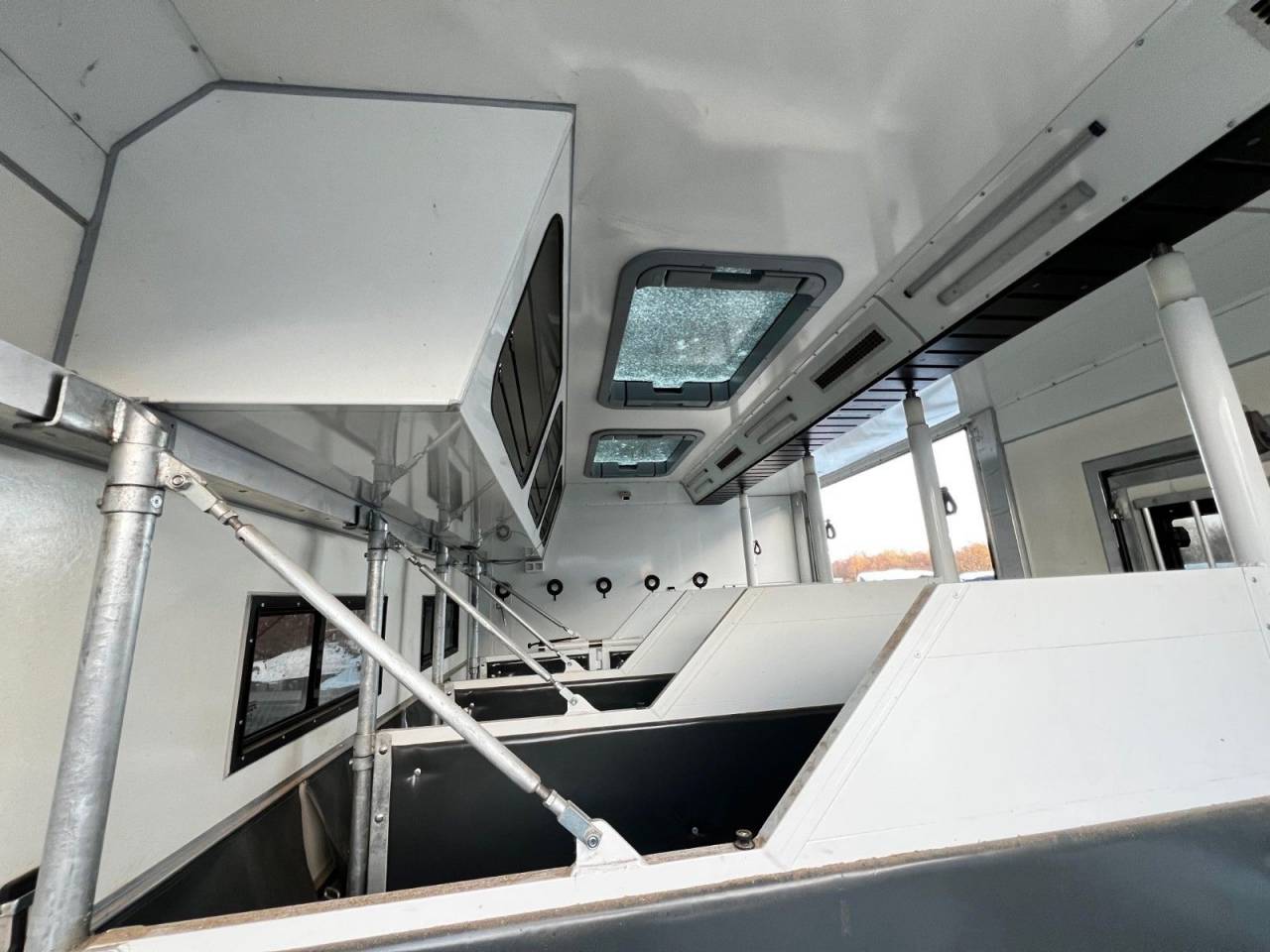 MAN TGL 12.250 JL INTERNATIONAL HXL POP OUT