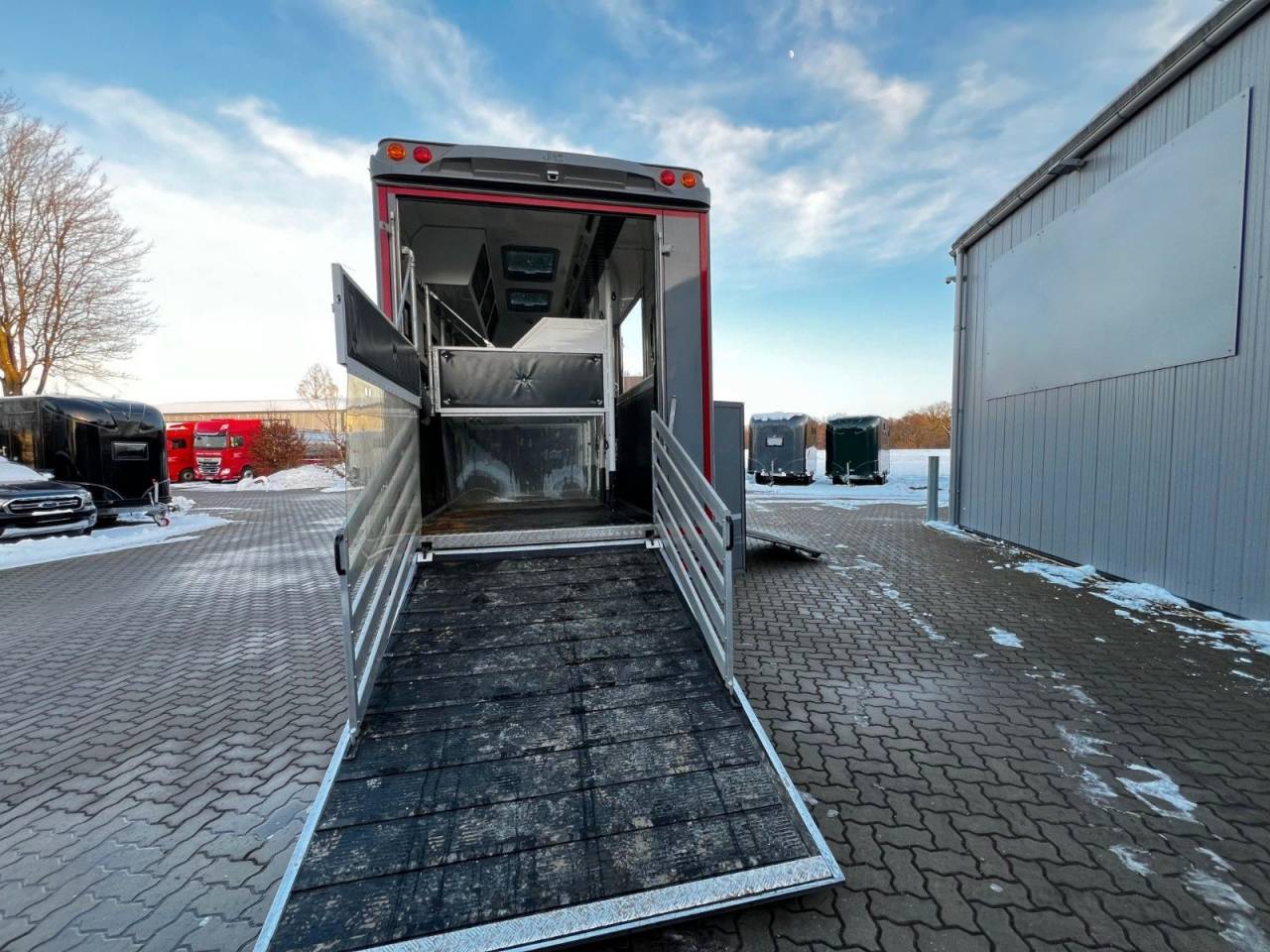 MAN TGL 12.250 JL INTERNATIONAL HXL POP OUT