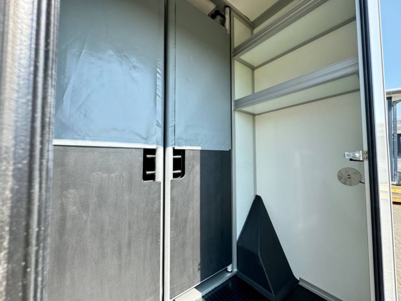 NISSAN INTERSTAR DCI 165 MSG STALLION LIGHT