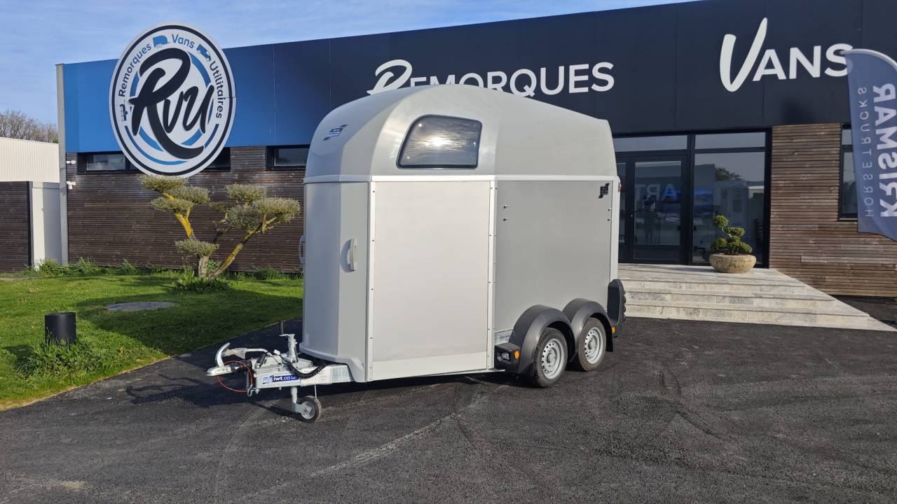 Van 2 chevaux Ifor Williams HBEco 506