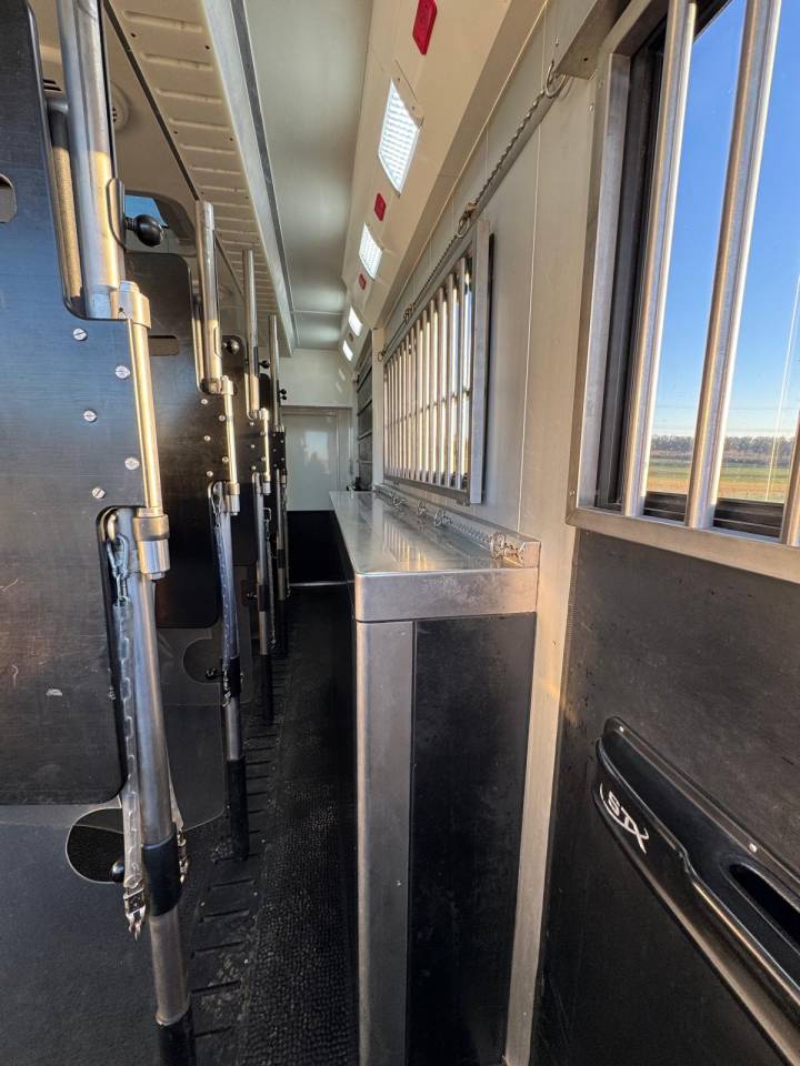 STX 6 CHEVAUX AVEC POP OUT ET PUSH UP - VENDU