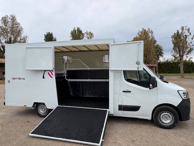 Master 145 chx 2 places 200 000KM