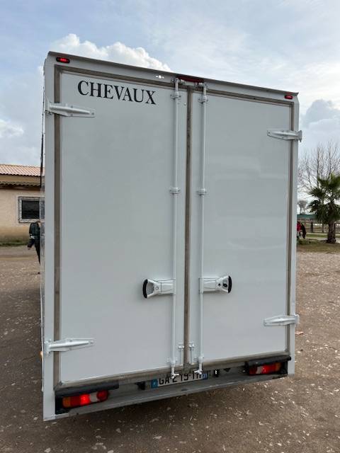 Master 145 chx 2 places/chevaux 211 000KM