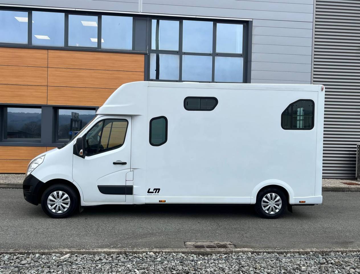 VL RENAULT MASTER THEAULT PROTEO 5 PLACES / VENDU