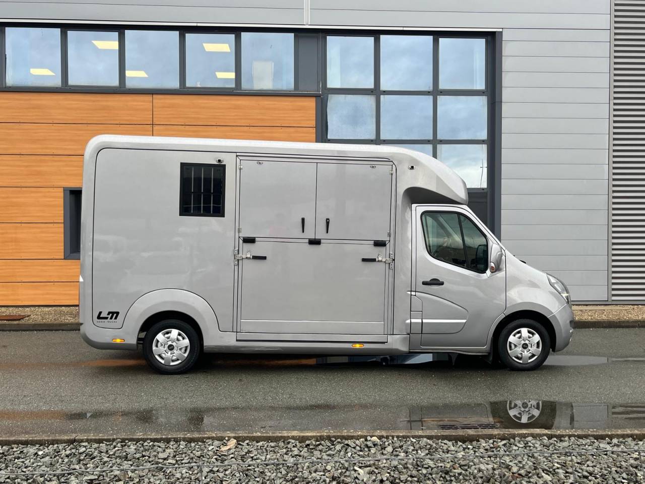 VL STX STALLE 3P 165CH SELLERIE XL / VENDU