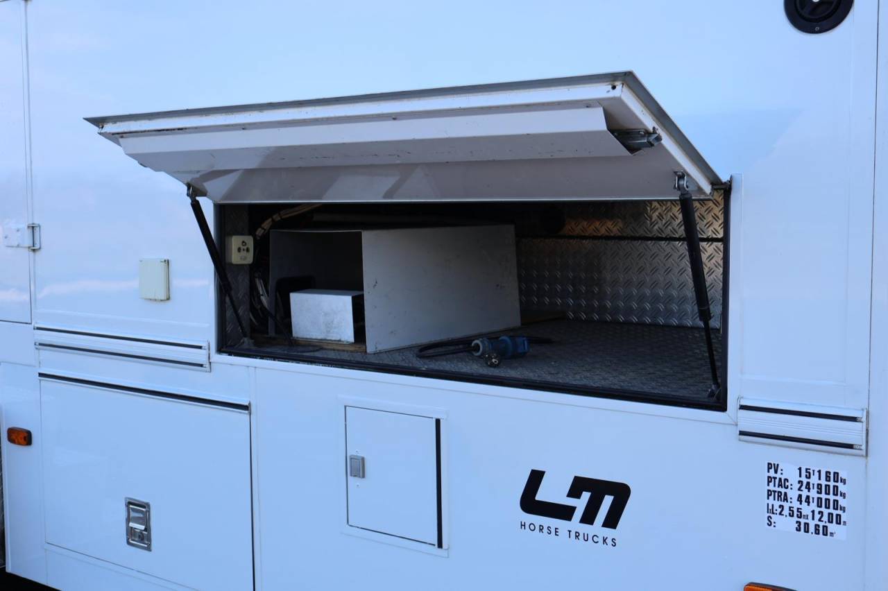 MAN TGA 26.430 6 CHEVAUX POP OUT JL / VENDU