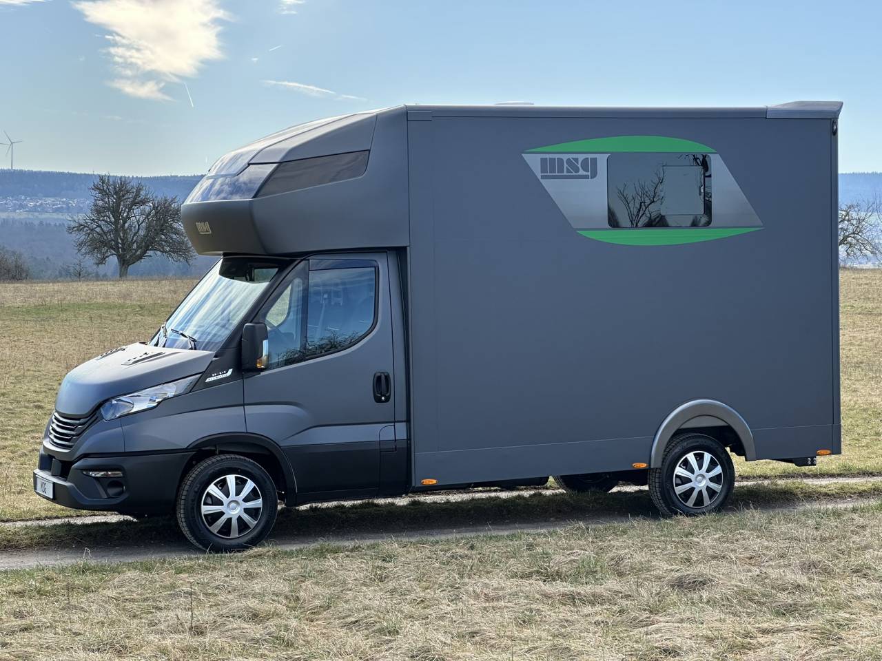 IVECO DAILY 35-210 HI-MATIC MSG STALLION LIGHT