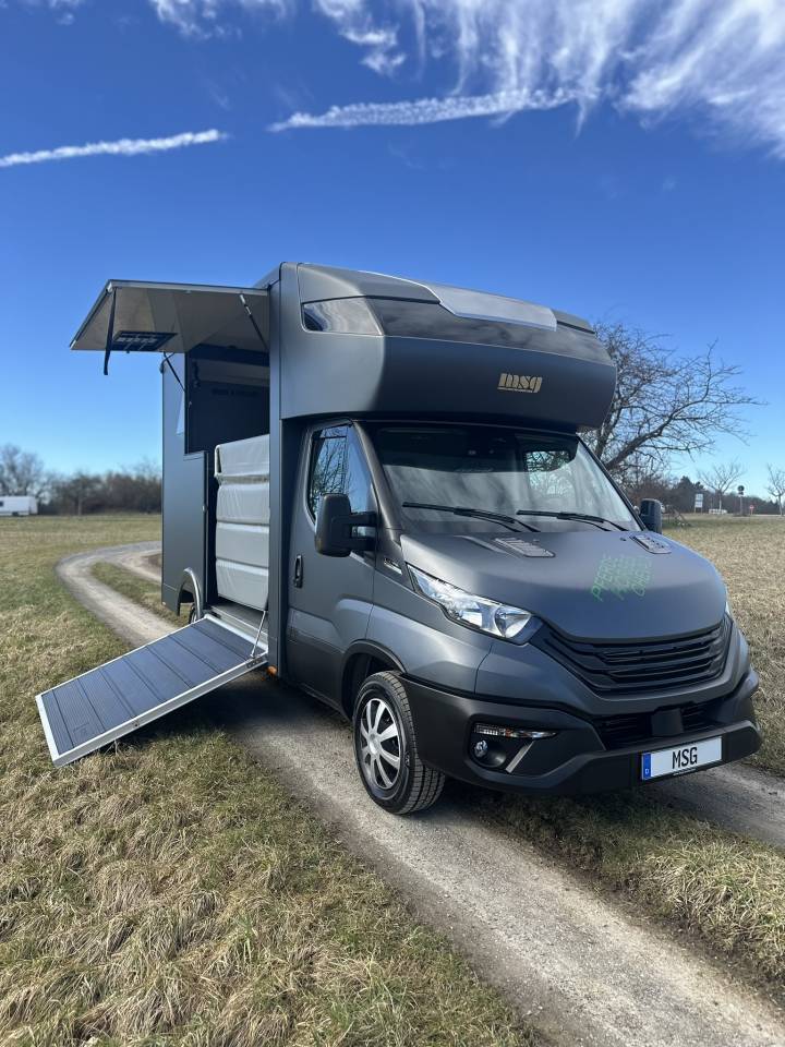 IVECO DAILY 35-210 HI-MATIC MSG STALLION LIGHT