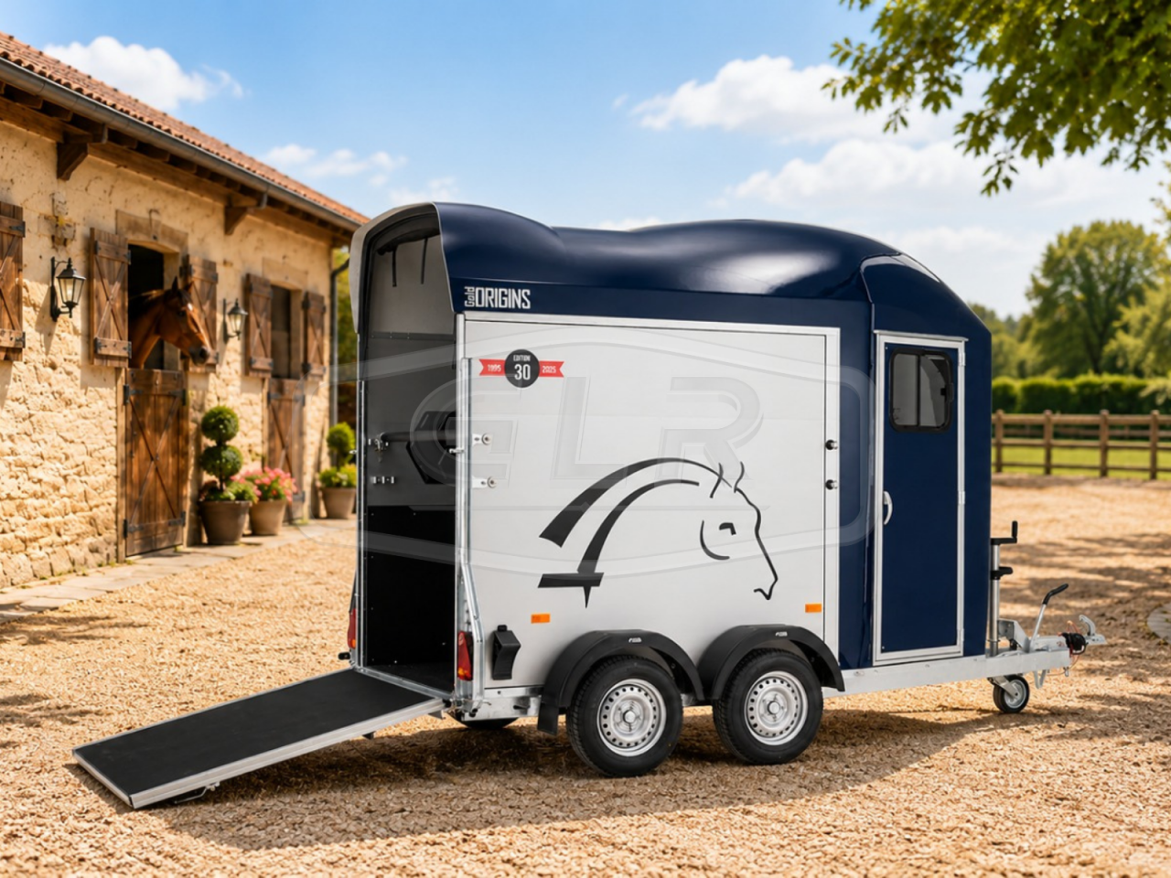 VAN CHEVAL LIBERTE NEUF &ndash; GOLD ONE ORIGINS AVEC SELLERIE &ndash; 1.5 PLACES