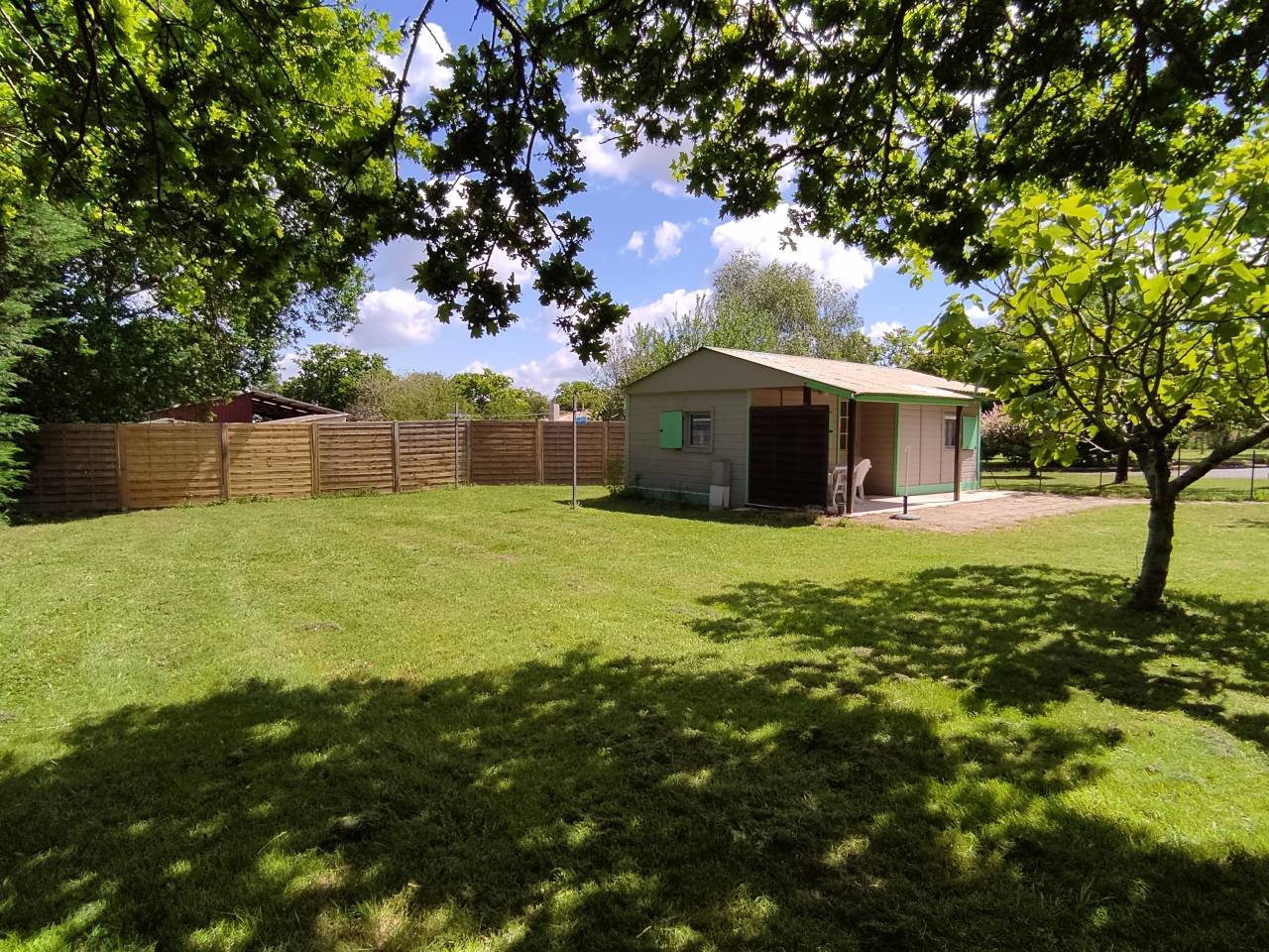 Chalet au calme ,&agrave; 2,5kms de la mer, pr&eacute; &agrave; proximit&eacute;