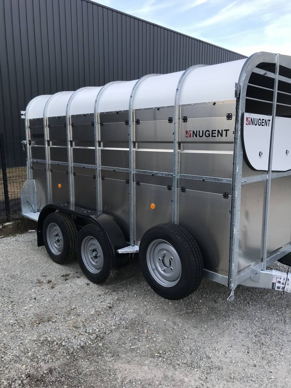 REMORQUE BETAILLERE NUGENT
