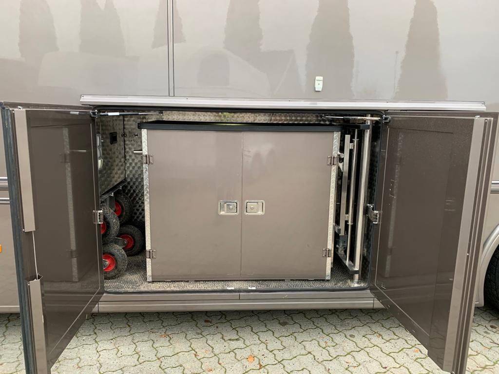 SCANIA P320 INTERHORSE EXCLUSIVE