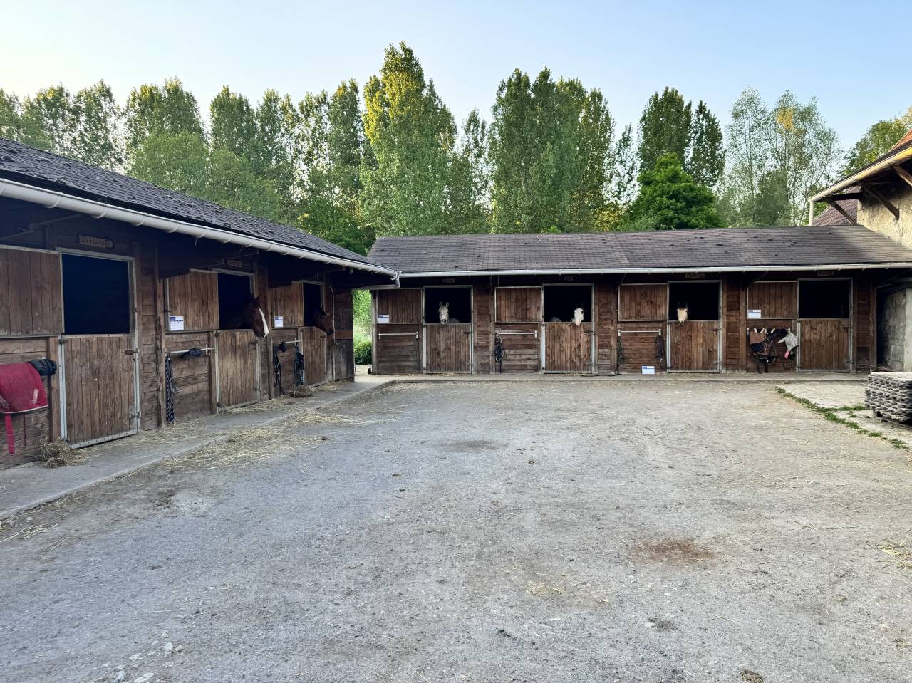 ÉCURIES DU DOMAINE DE VILLETTE