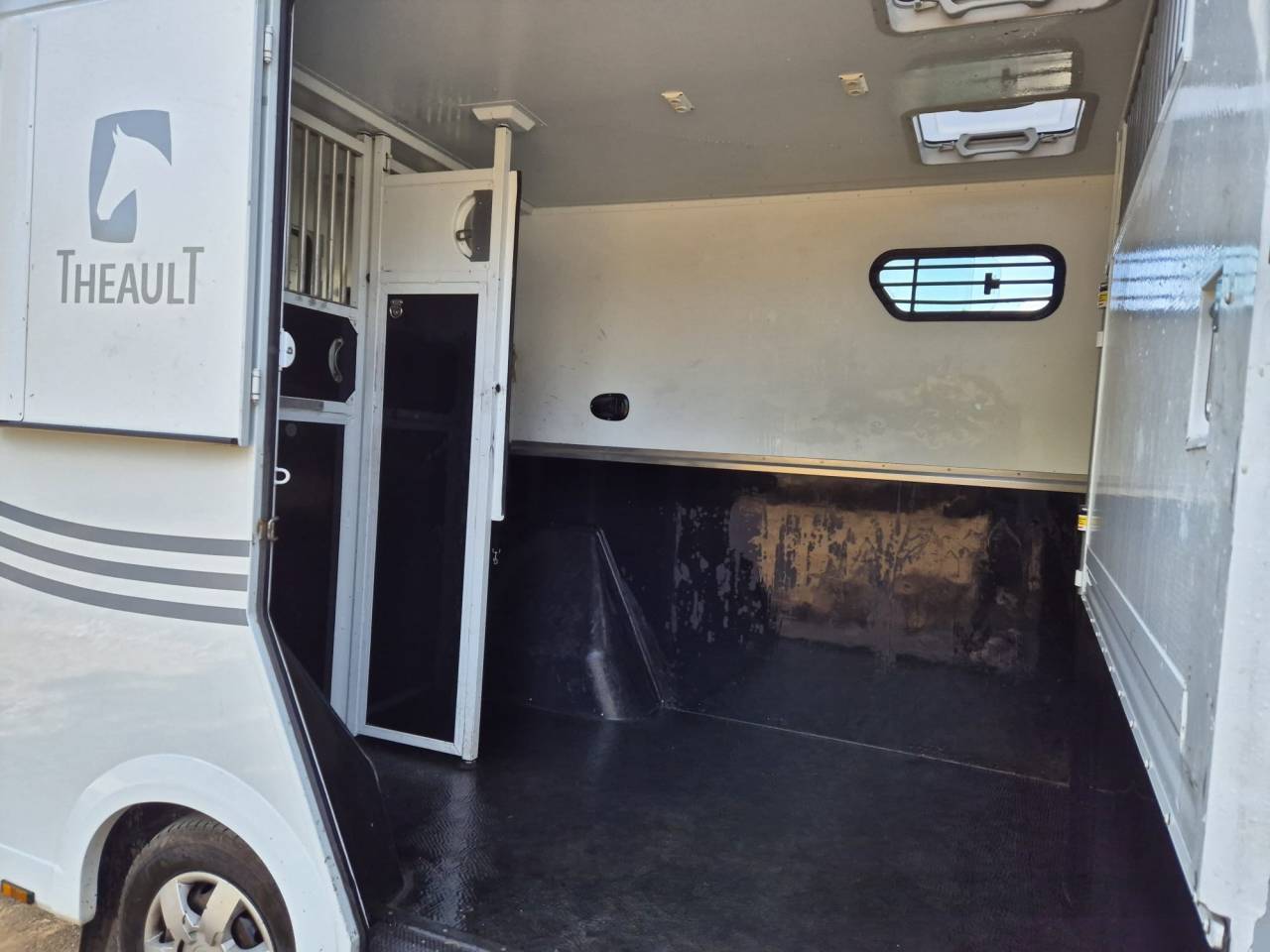 Camion VL Theault Stalles