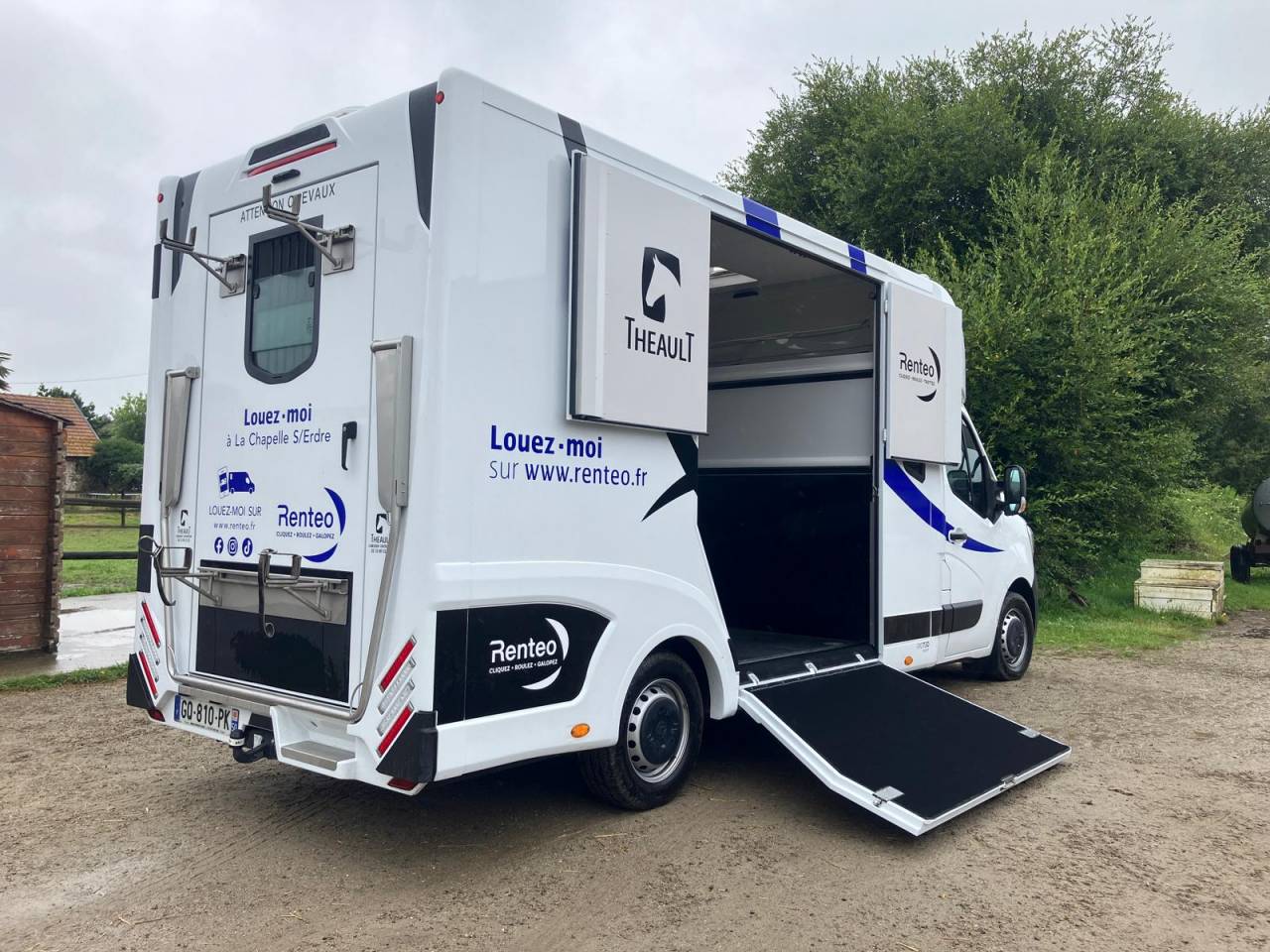 Camion pour chevaux Theault - TO 697