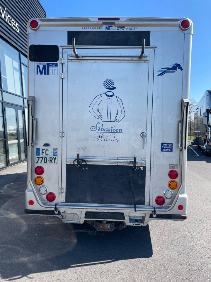 Camion pour chevaux MTM- TO 737