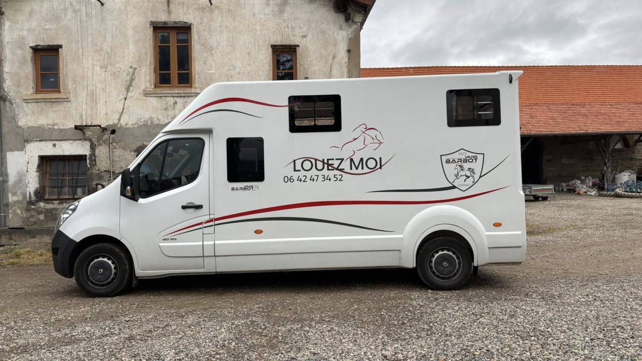 Camion VL 2 chevaux (63) LOCATION