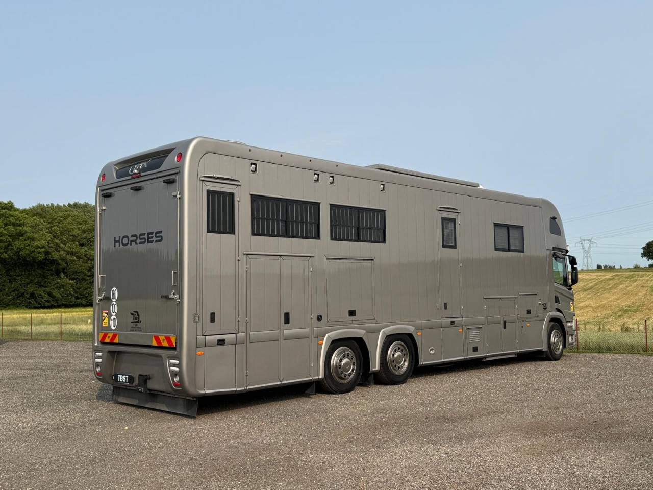 STX 6 CHEVAUX AVEC POP OUT, PUSH UP - VENDU