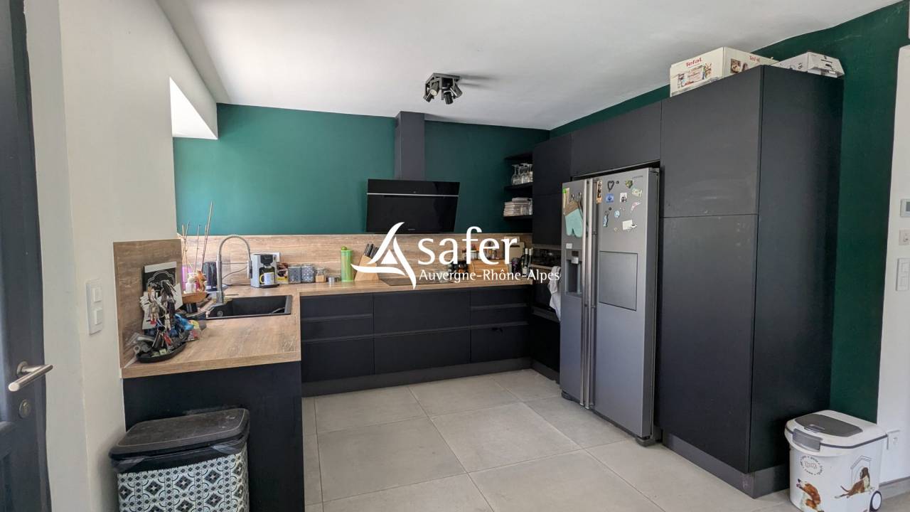 Centre &eacute;questre converti en &eacute;levage canin