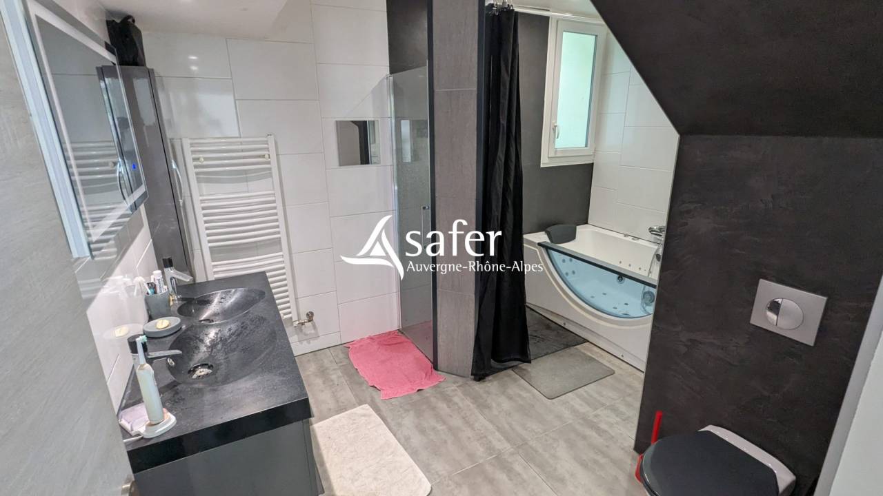 Centre &eacute;questre converti en &eacute;levage canin